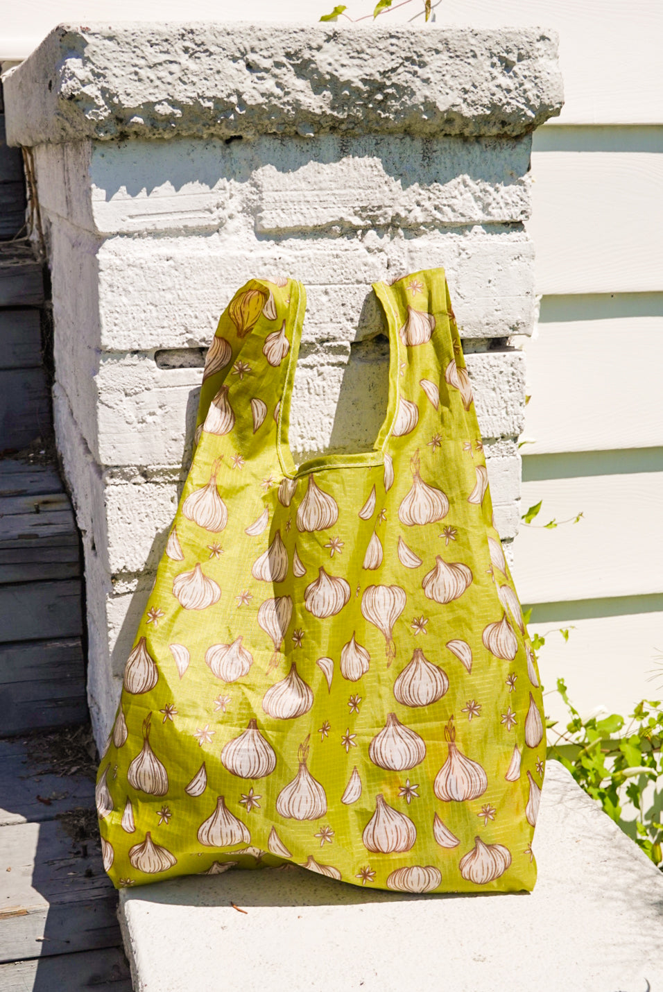 Garlic Tuck-Top Tote